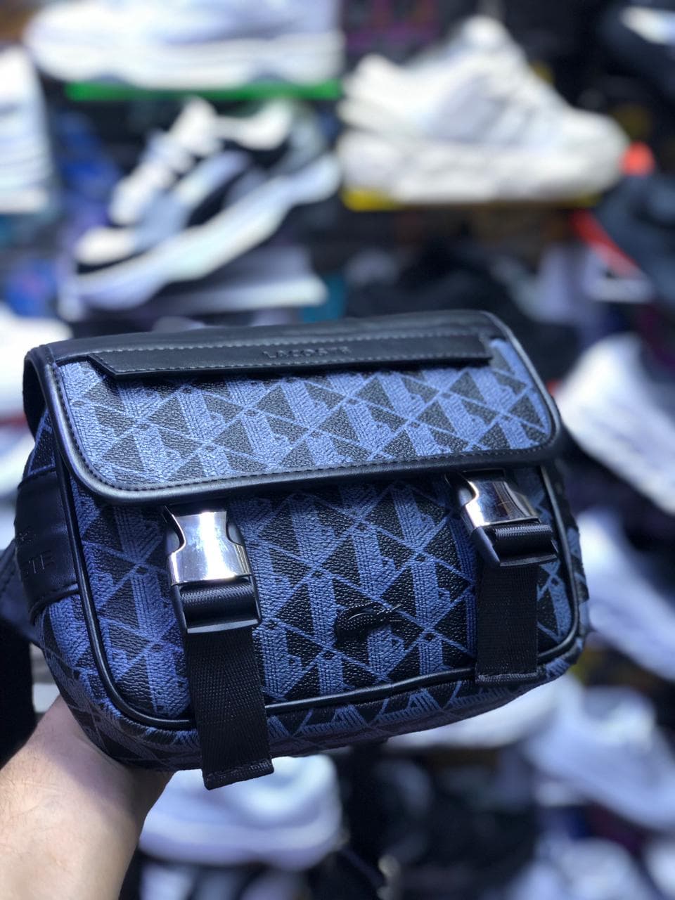 Sacoche Lacoste Géométrique Bleu